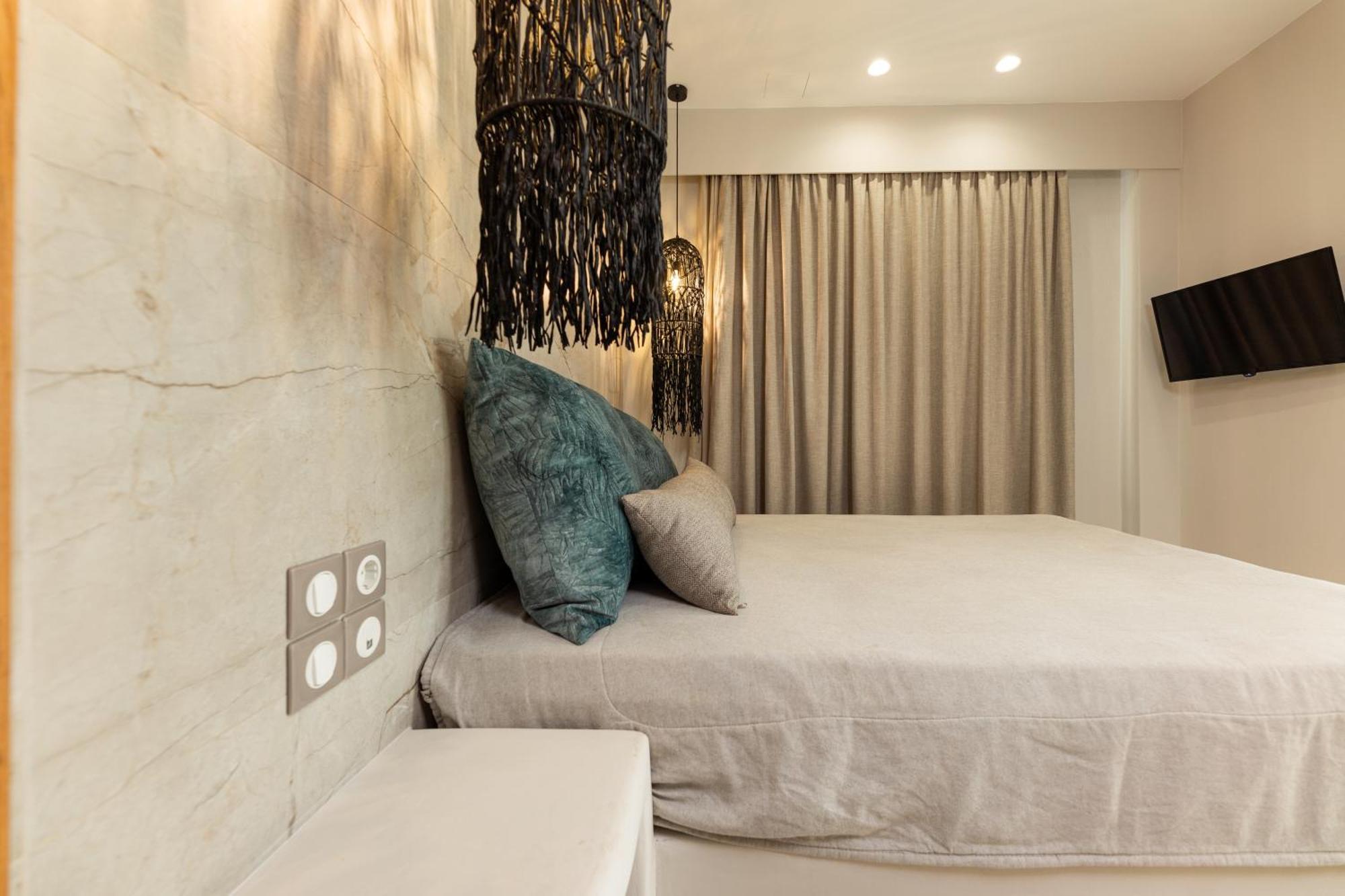 Villa Finest -Seaside Villa With Private Swimming Pool- 미크리 비글라 외부 사진